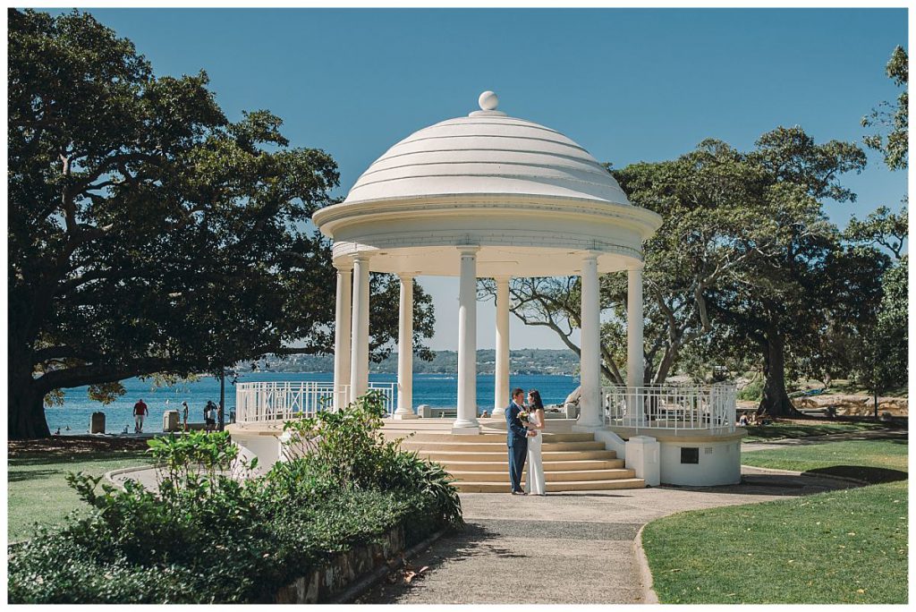 Balmoral-beach-rotunda-for-wedding-photosession-photo