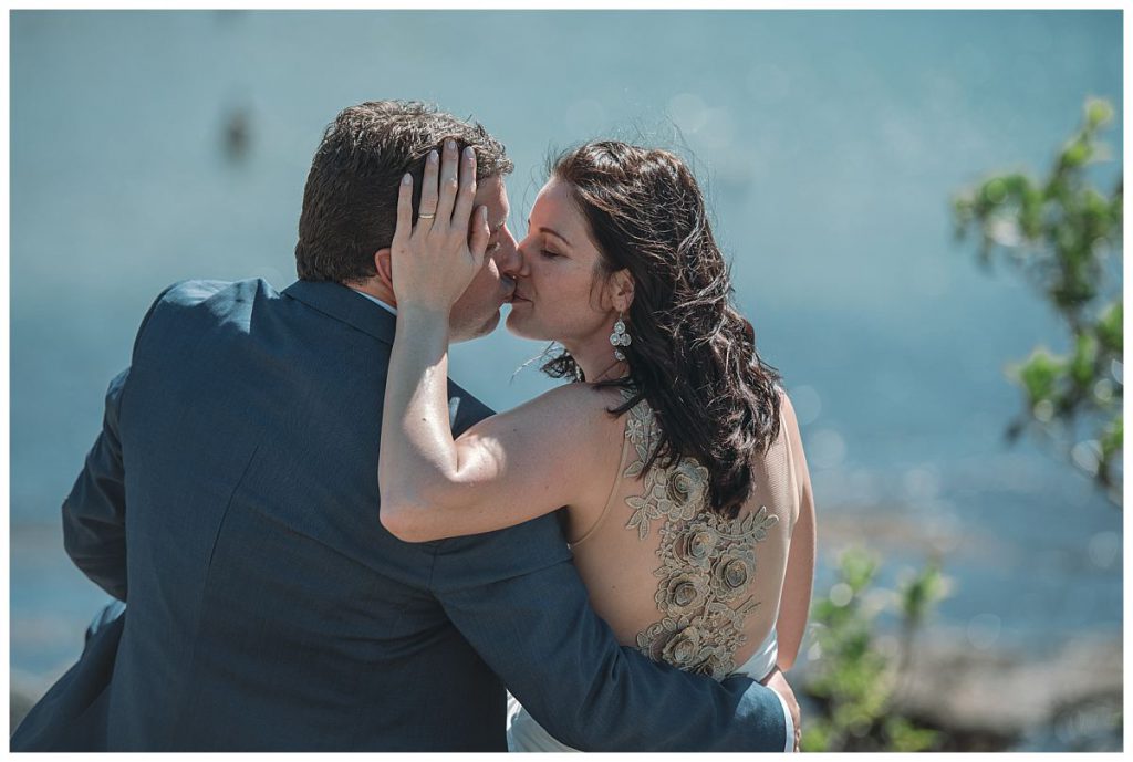 wedding-kiss-photo-sydney