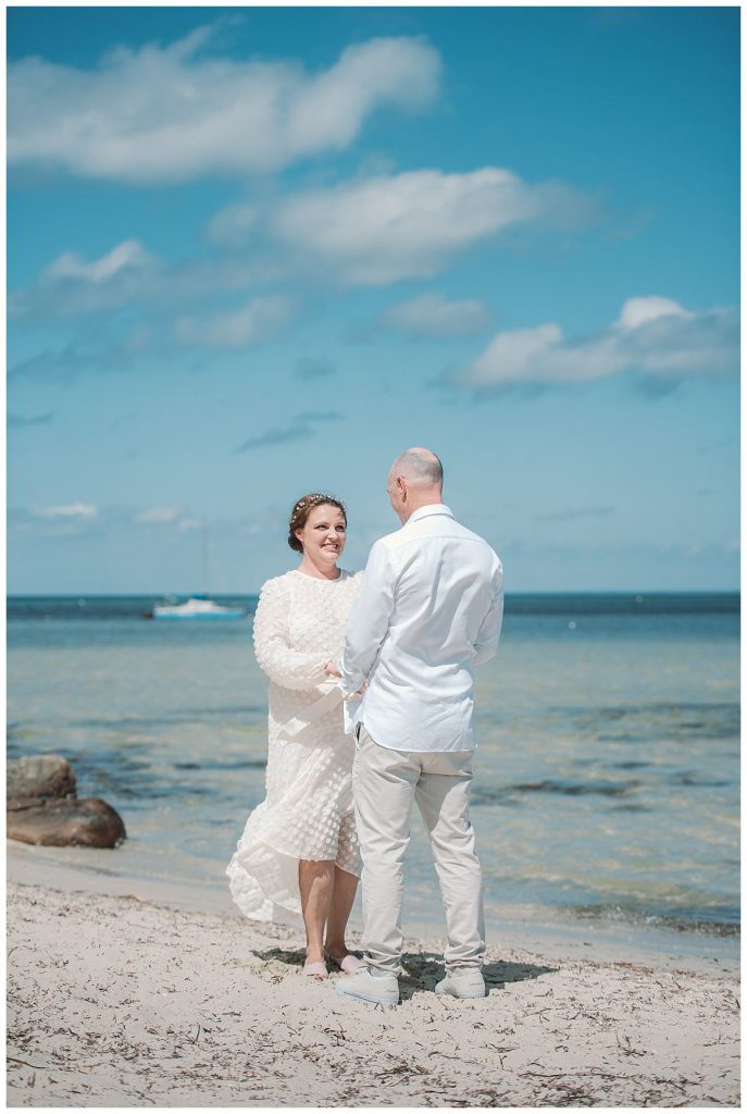 midday-beach-ceremony-photo