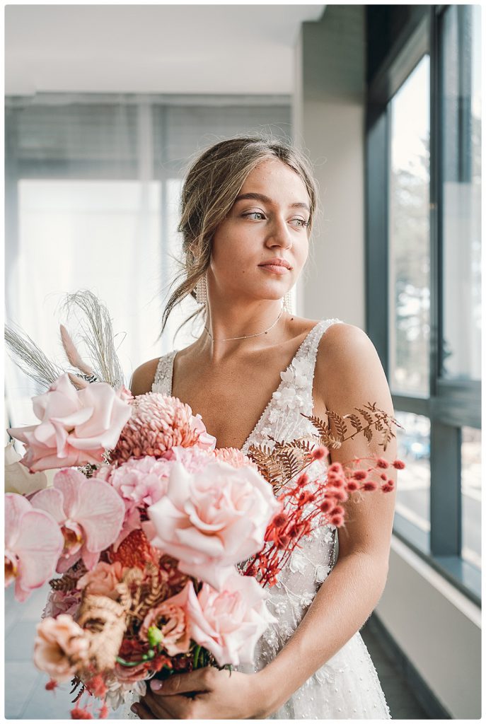 photo-bride-with-a-wedding-bouquet-sydney-elopement