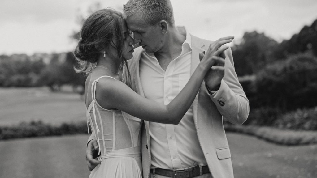 first-dance-destination-wedding-sydney-australia-photo