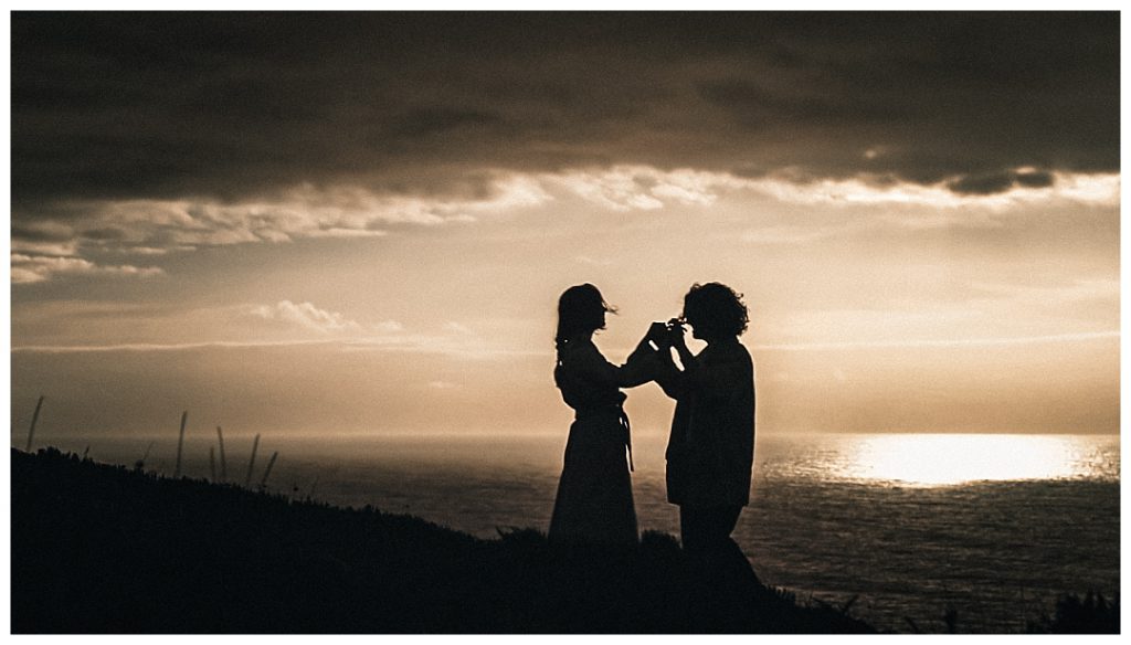 couple-dance-during-the-sunset-lisbon-photo