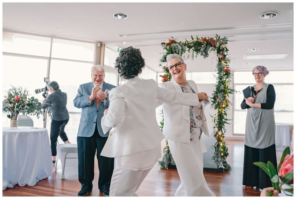 brides-down-the-aisle-photo