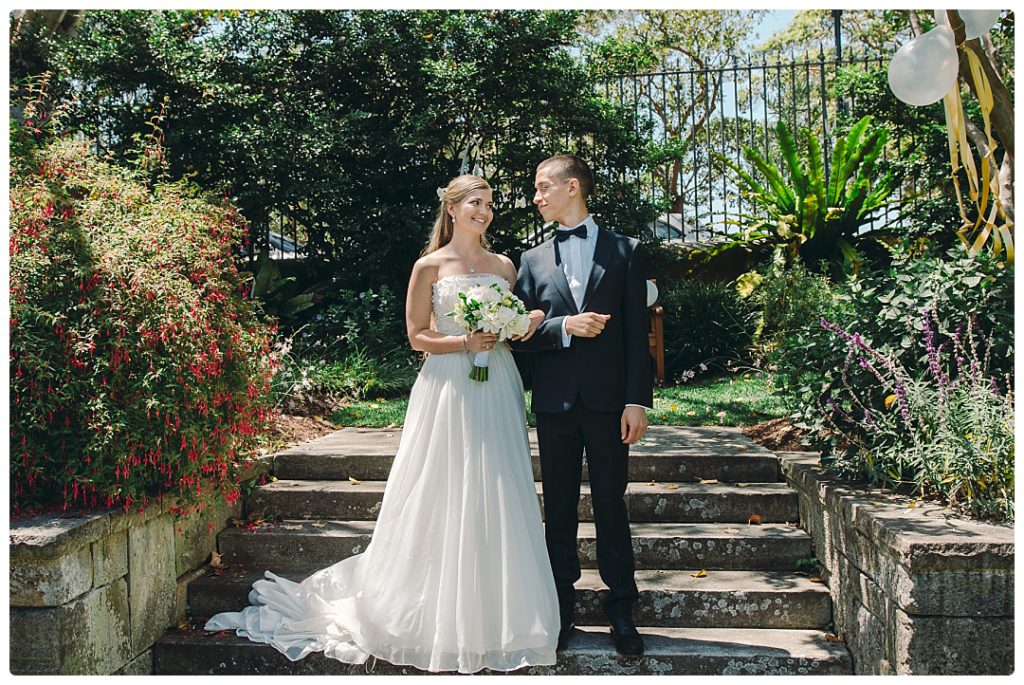 groom-and-bride-first-look-photo