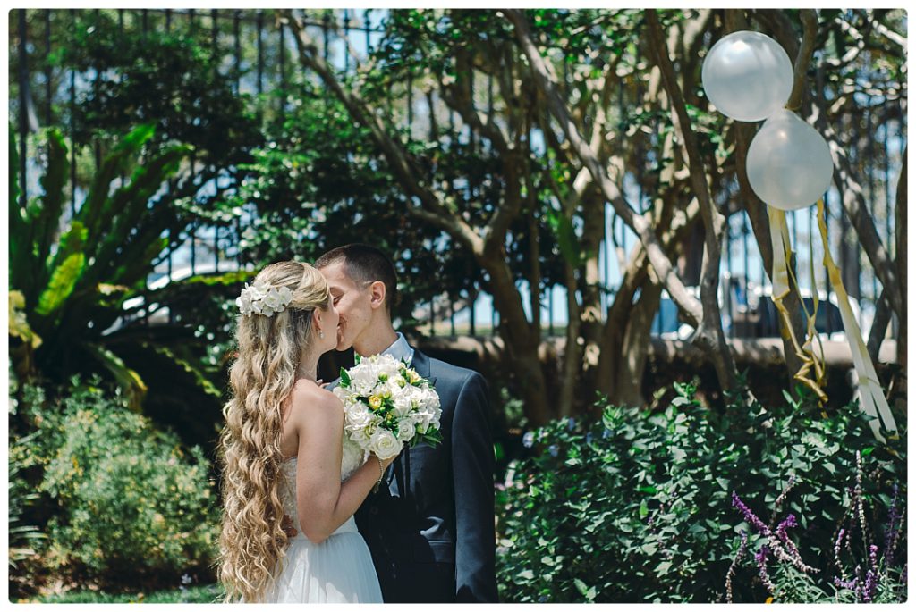 frst-wedding-kiss-sydney-wedding-photo