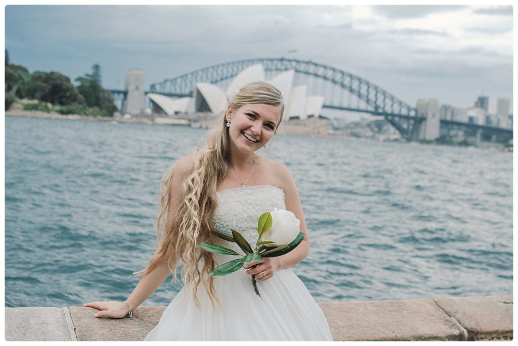 beautiful-bride-with-sydney-opera-house-photo