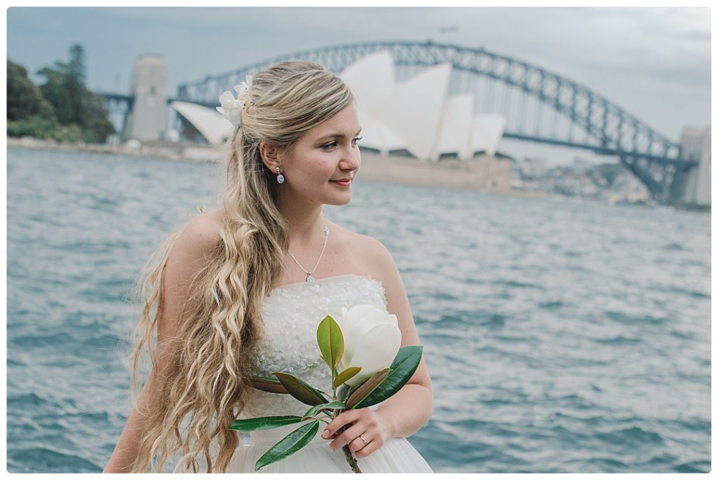 beautiful-bride-with-sydney-opera-house-photo