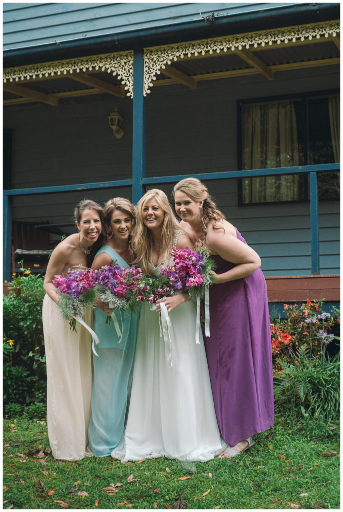 bride-with-her-best-friends-bridesmaids-photo