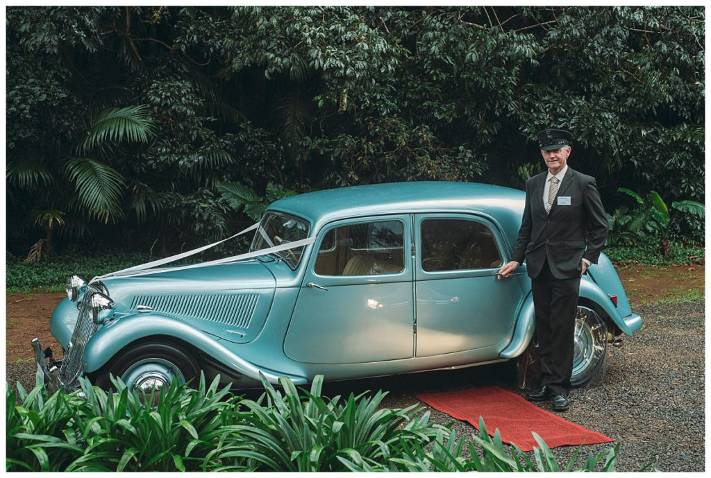 wedding-retro-car-photo
