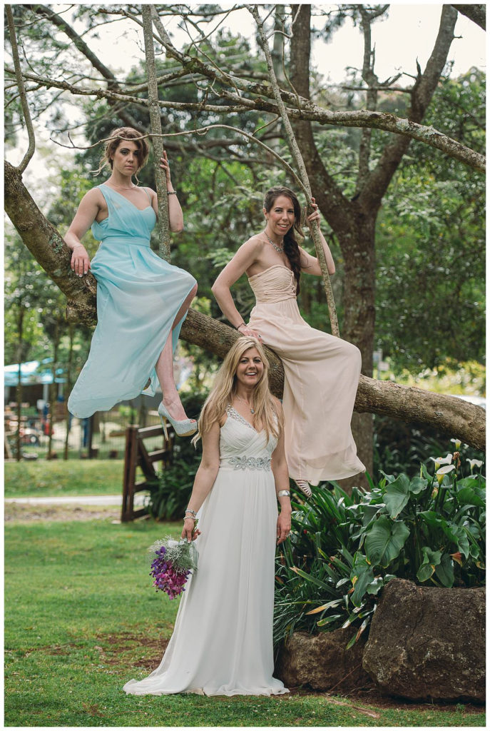 hillarious-bridesmaids-wedding-photo